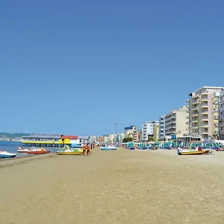 Ξενοδοχείο Benardi 3*